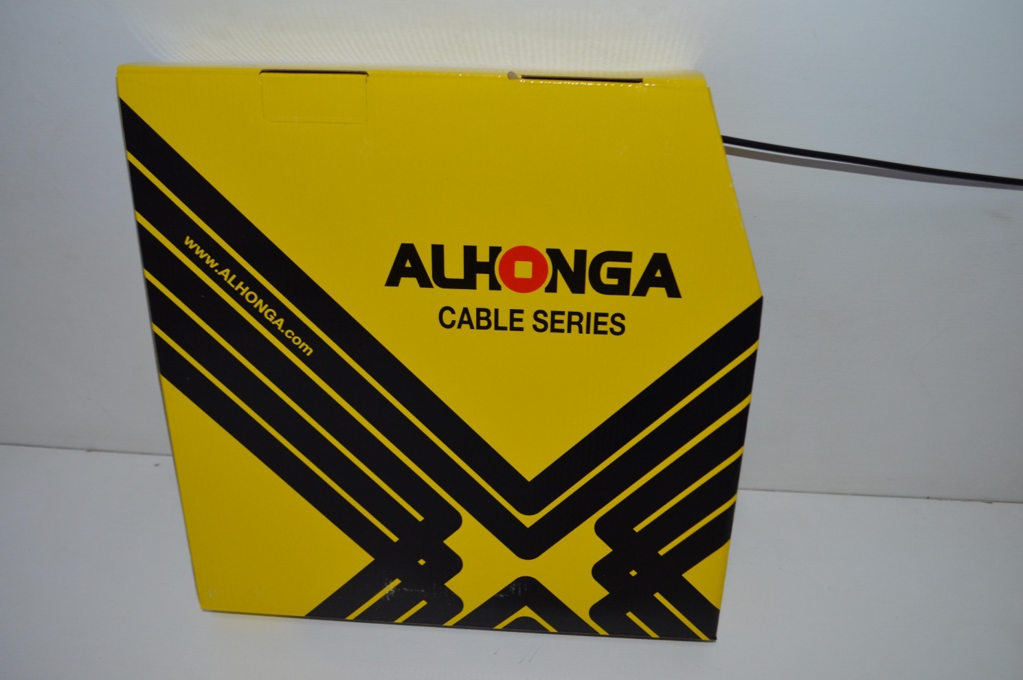 Оплетка тросика переключения, 4мм, Alhonga цена за 1м. (Бухта-50м), код 40710